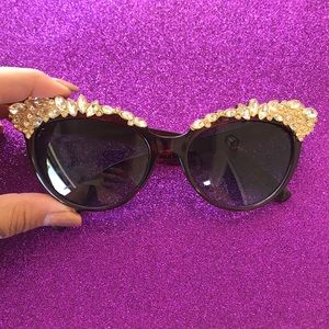 CUTE bedazzled sunglasses
